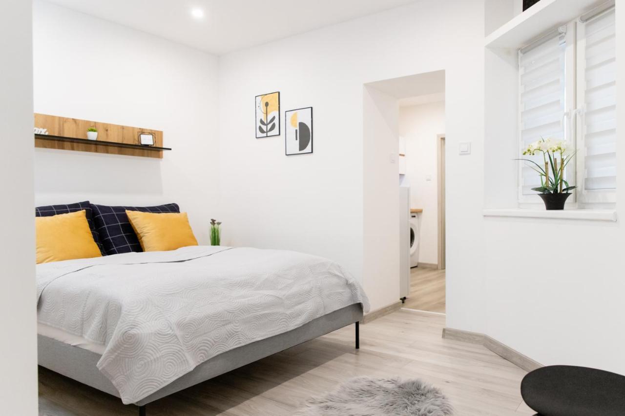 The Central Border Premium Apartment Štúrovo المظهر الخارجي الصورة