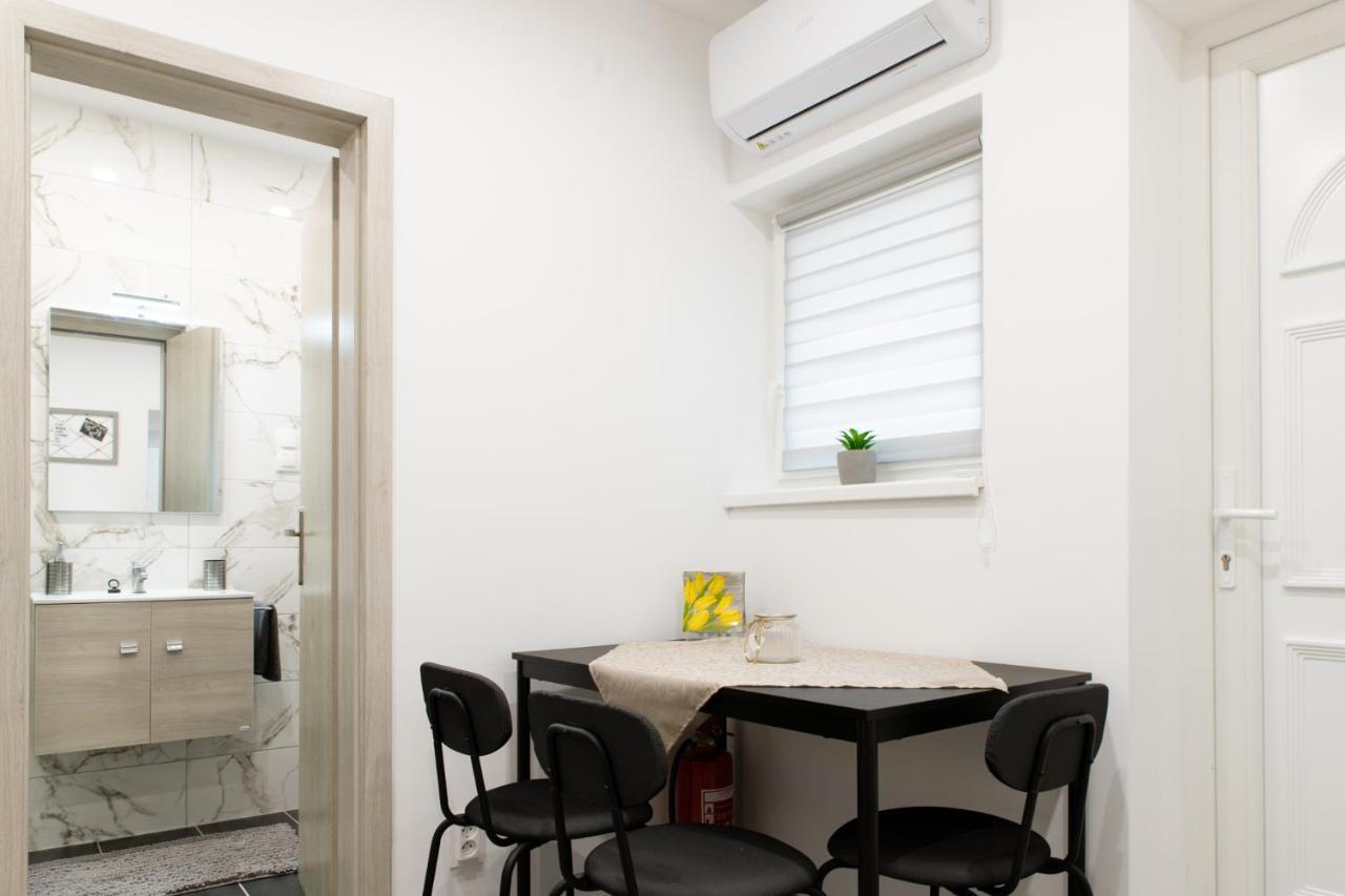 The Central Border Premium Apartment Štúrovo المظهر الخارجي الصورة